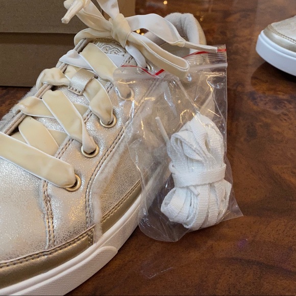NWT Ugg Kids Alanna Sneaker - Picture 9 of 14